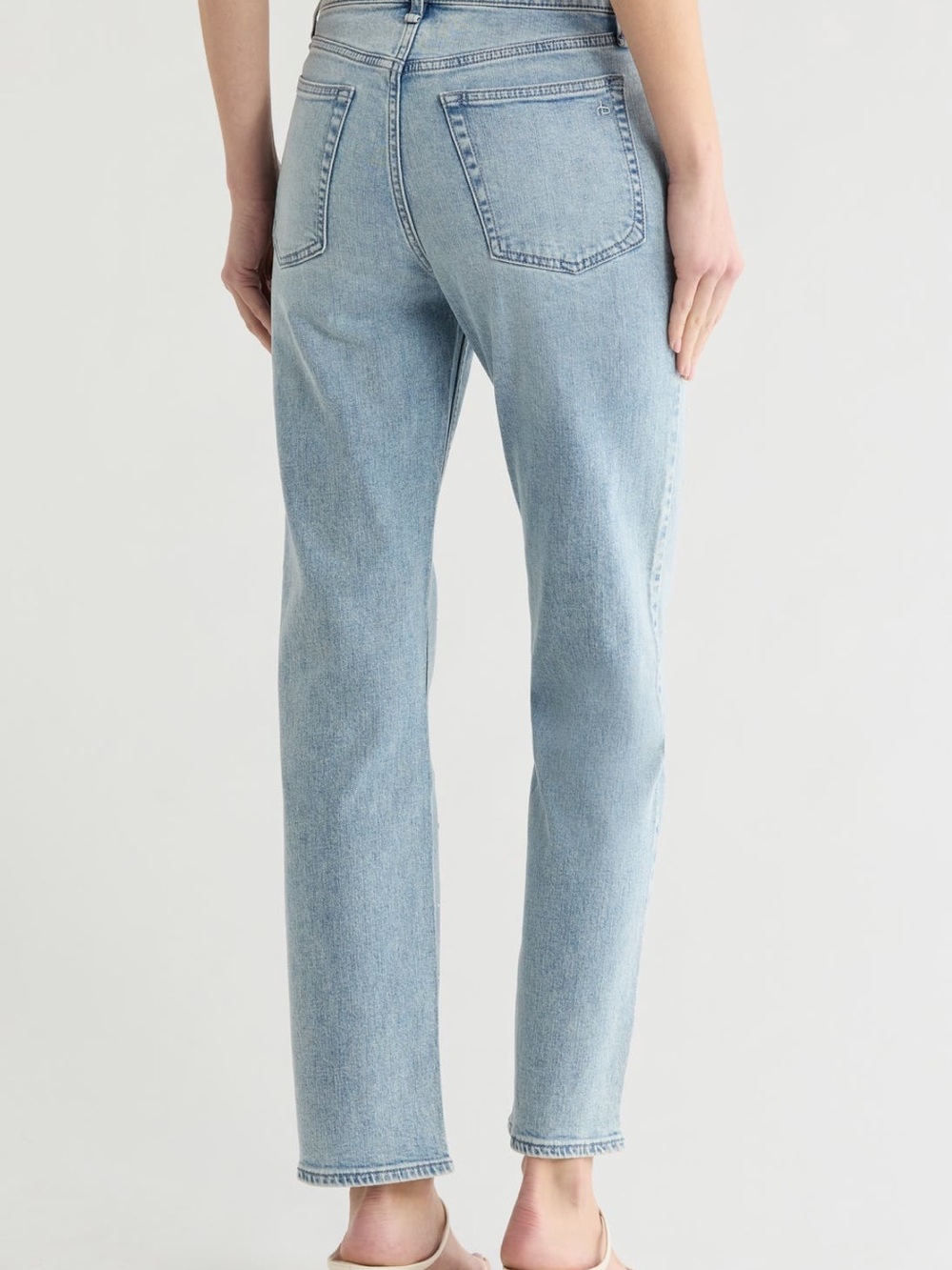 rag & bone
Hattie Straight
Leg Jeans - Picture 2 of 3